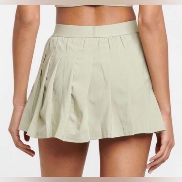 ALO Varsity Tennis Pleated Mini Skirt Limestone Green Size XXS/XS - Picture 2 of 9